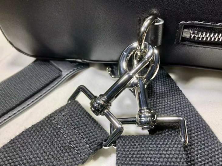 Picture of Gucci Mens Bags _SKUfw126771869fw